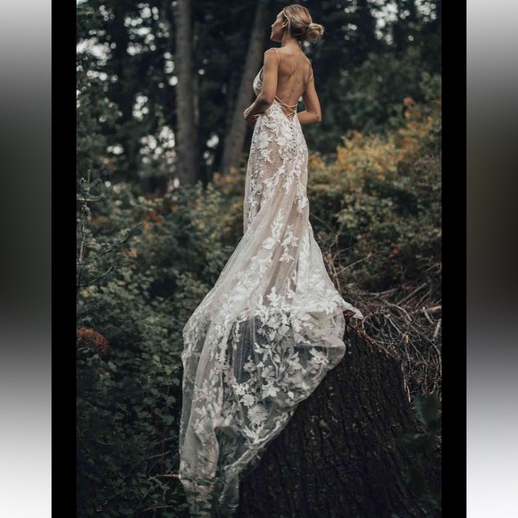 Bowie Gown by All Who Wander - Picture 8 of 10